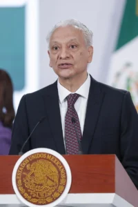 Estatal Pemex admite fuga de hidrocarburo en Golfo de México y aparta a tres funcionarios