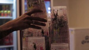 Greenwashing en la barra del festival: los vasos reutilizables bajo la lupa de los ecologistas